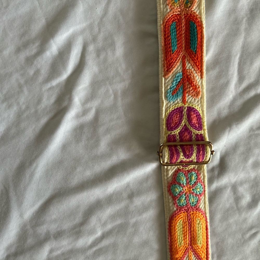 Source Unknown Multicolor Embroidered purse strap floral embroidery pattern - Picture 4 of 13